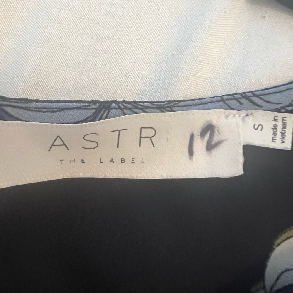 ASTR the Label Navy, Light Blue and Pink Floral Ruffle Wrap Long Sleeve small - Picture 9 of 14
